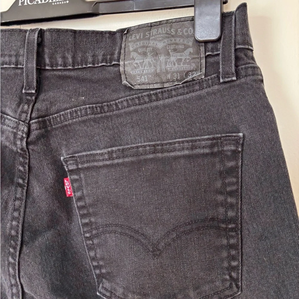 🎉4/30$🎉 Levi’s Black Denim Jeans – Size 31 - Picture 3 of 3